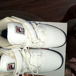 FILA women size 7.5 Shoes